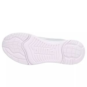 New with box Puma grey and white size 8 womens shoes